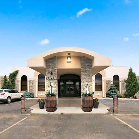 Hotel Revel Minot Exterior foto