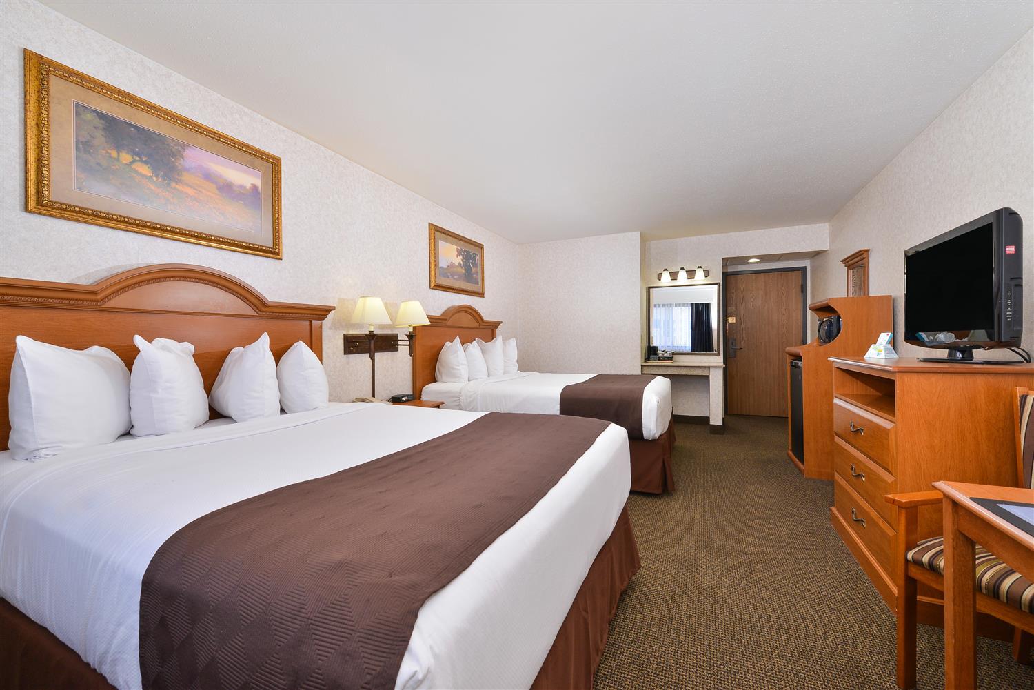 Hotel Revel Minot Exterior foto