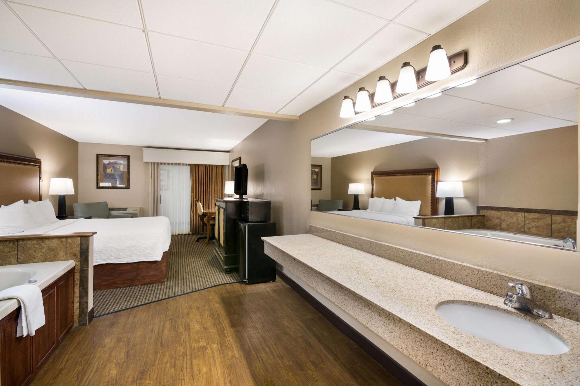 Hotel Revel Minot Exterior foto