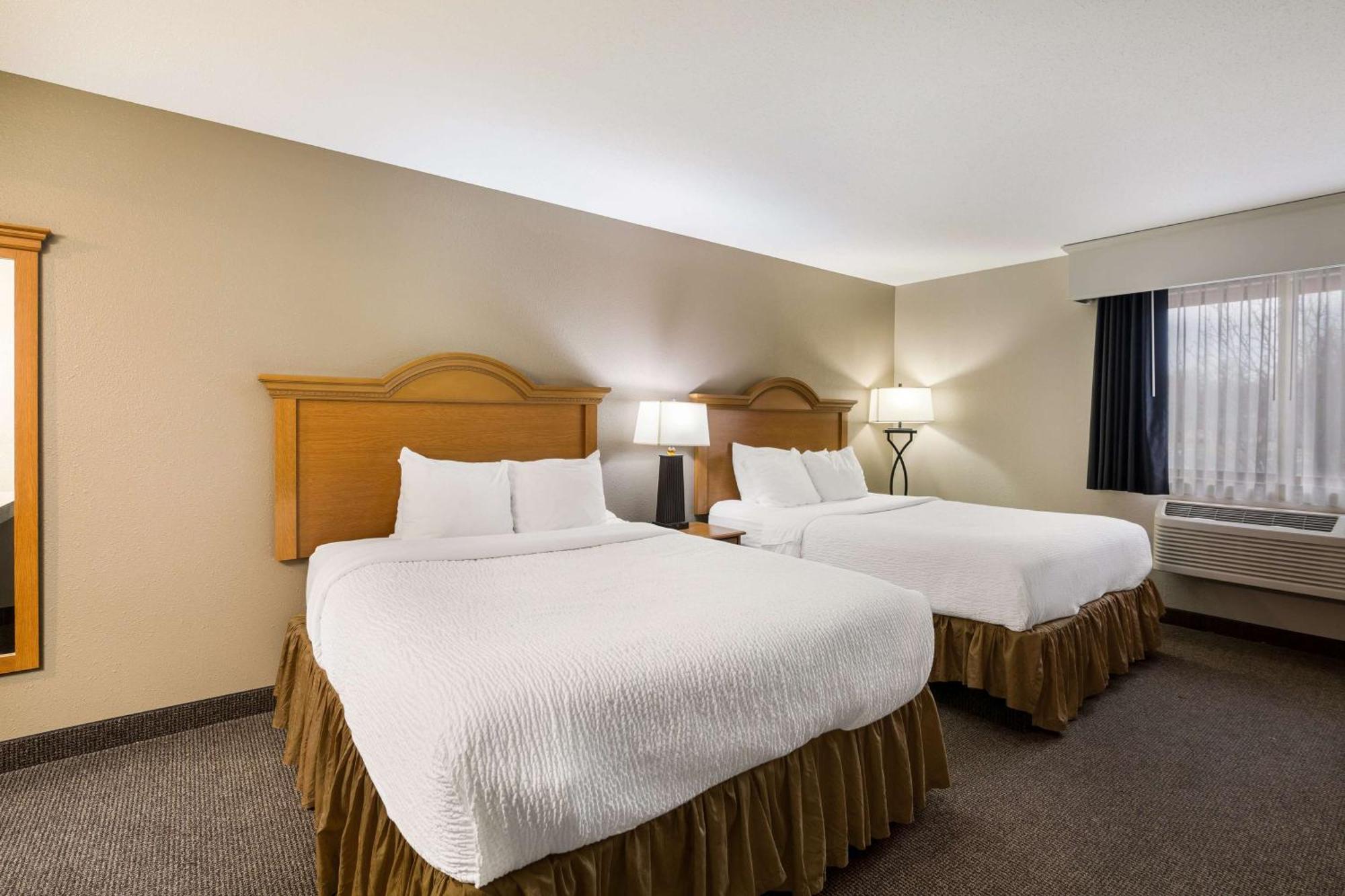 Hotel Revel Minot Exterior foto