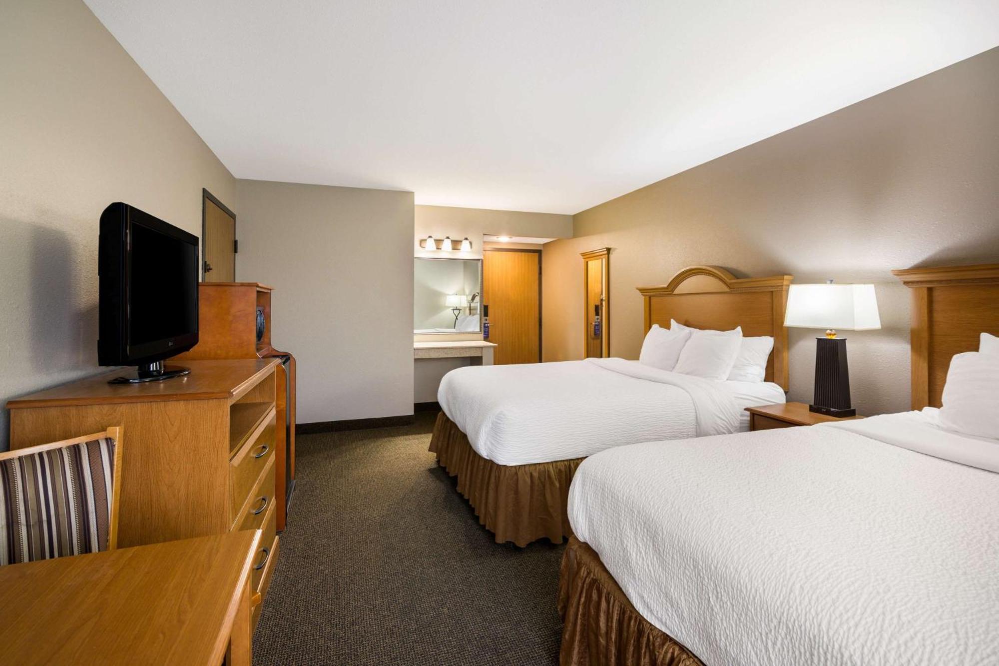 Hotel Revel Minot Exterior foto