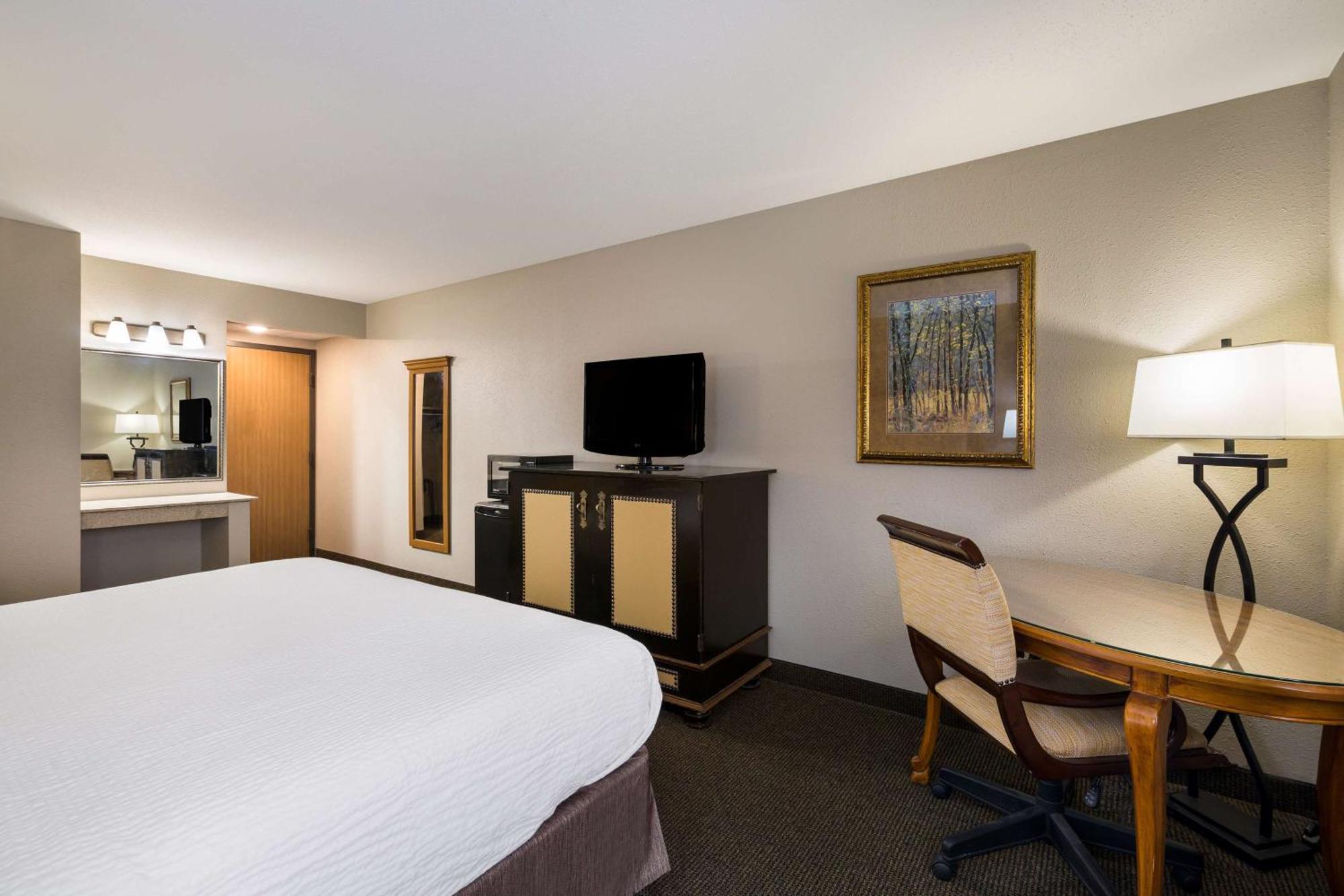 Hotel Revel Minot Exterior foto